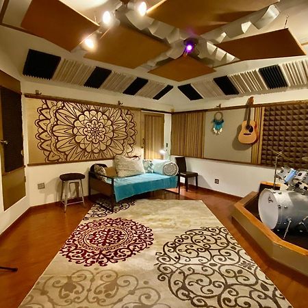 Oasis With Pool And Music Studio By Benvenu Los Angeles Exterior photo